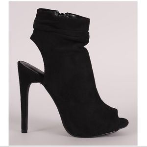 Wild Dive Lounge Suede Ruched booties